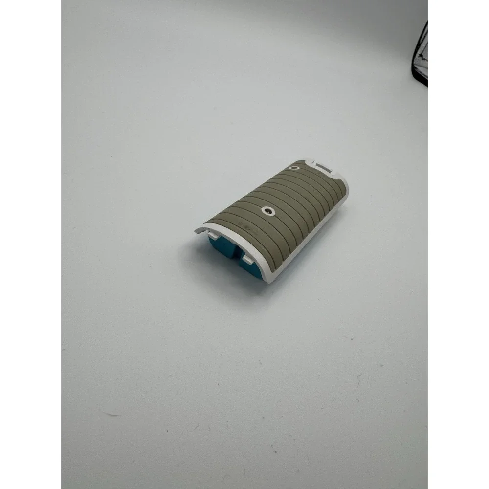 NYKO Nintendo Wii Remote Battery Grip Cover Door Lid Cover W/ Battery